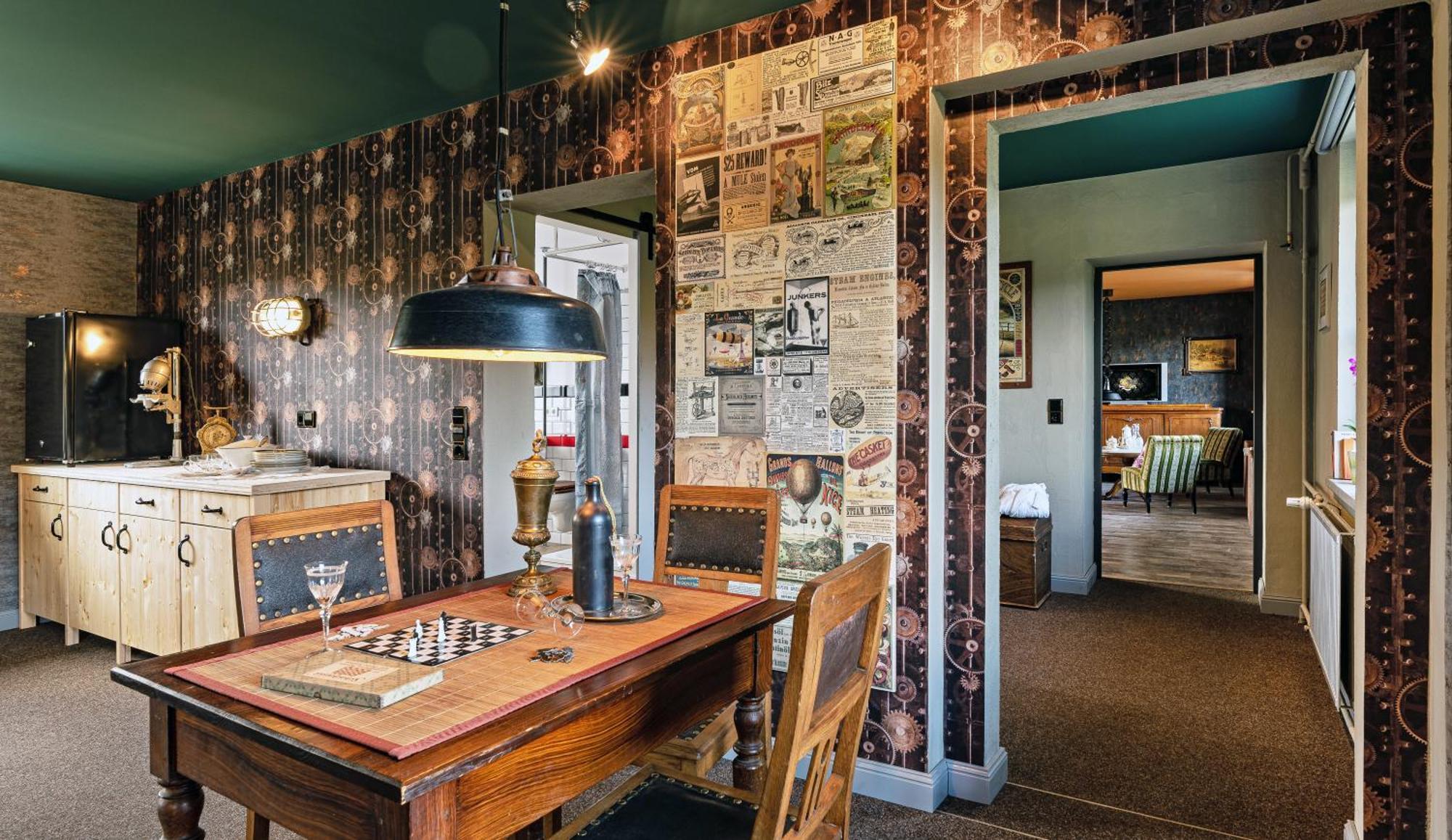 Weltraumbahnhof Rautenkranz - Steampunk Hotel Muldenhammer Екстер'єр фото